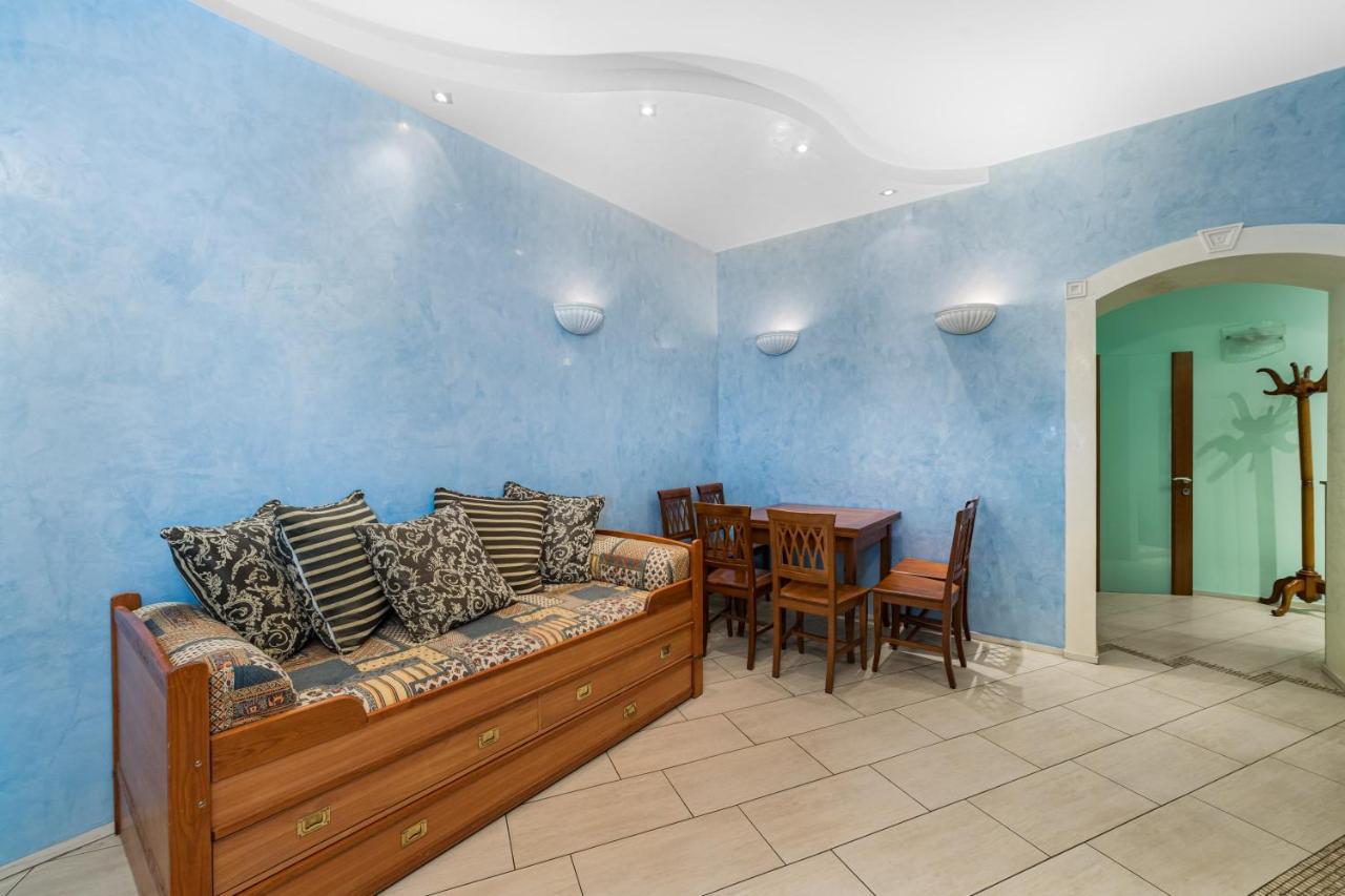Classical Deribasivska 3-Bedrooms Apartment Odesa Exterior photo
